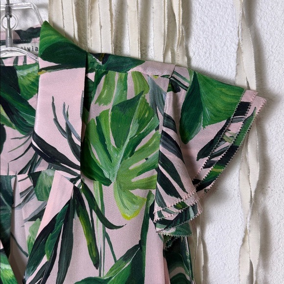 Alice + Olivia Randa Ruffle Henly Top in Silk Palm Print Size XS - Picture 3 of 13